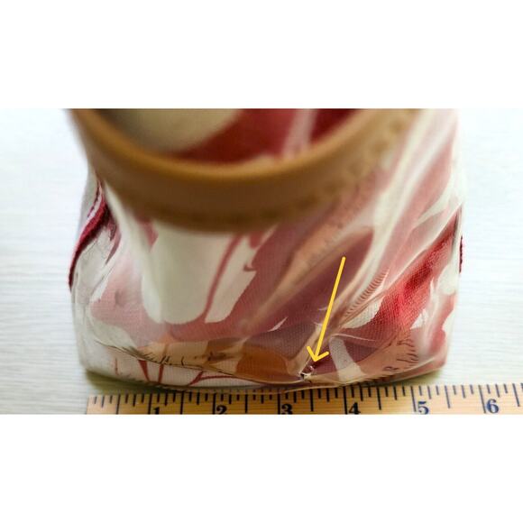 PURSE/HANDBAG-TOMMY HILFIGER-Red White-Plastic Cover-Beach-Boating-Snap Top - Picture 16 of 16